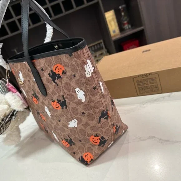 City Tote - Coach Halloween Signature Canvas - Picture 5 of 9